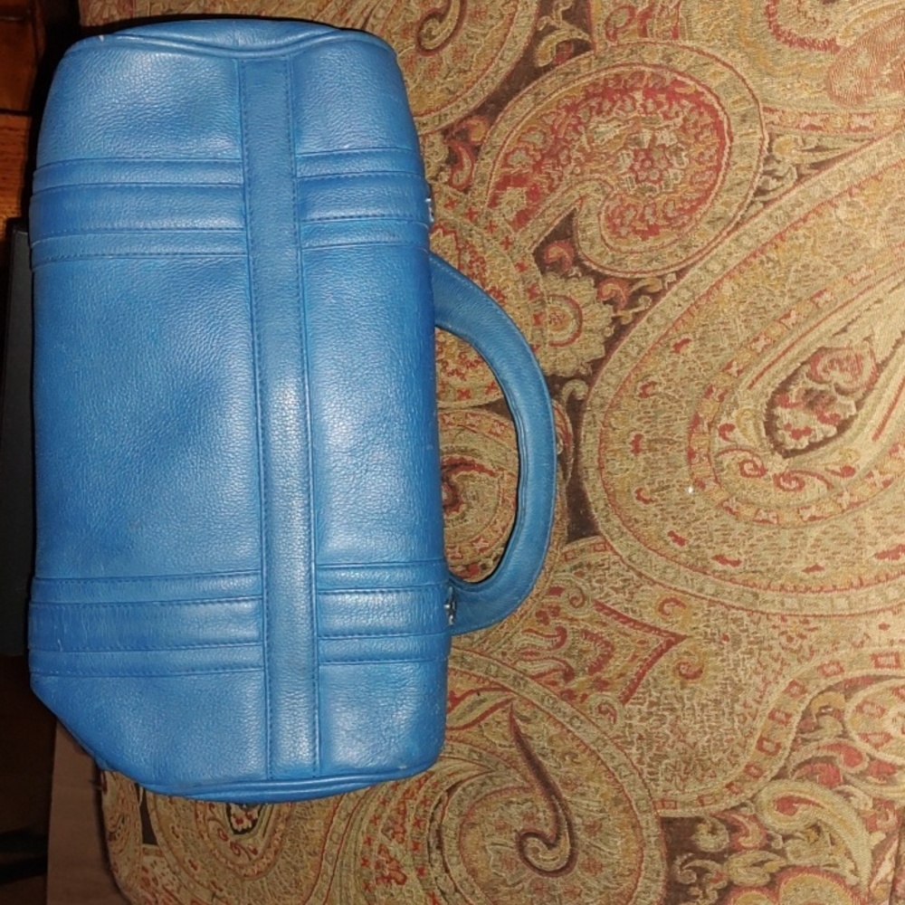 MCM papillon blue pebbled leather bag. 01709 MSRP$999 EUC - Picture 13 of 16